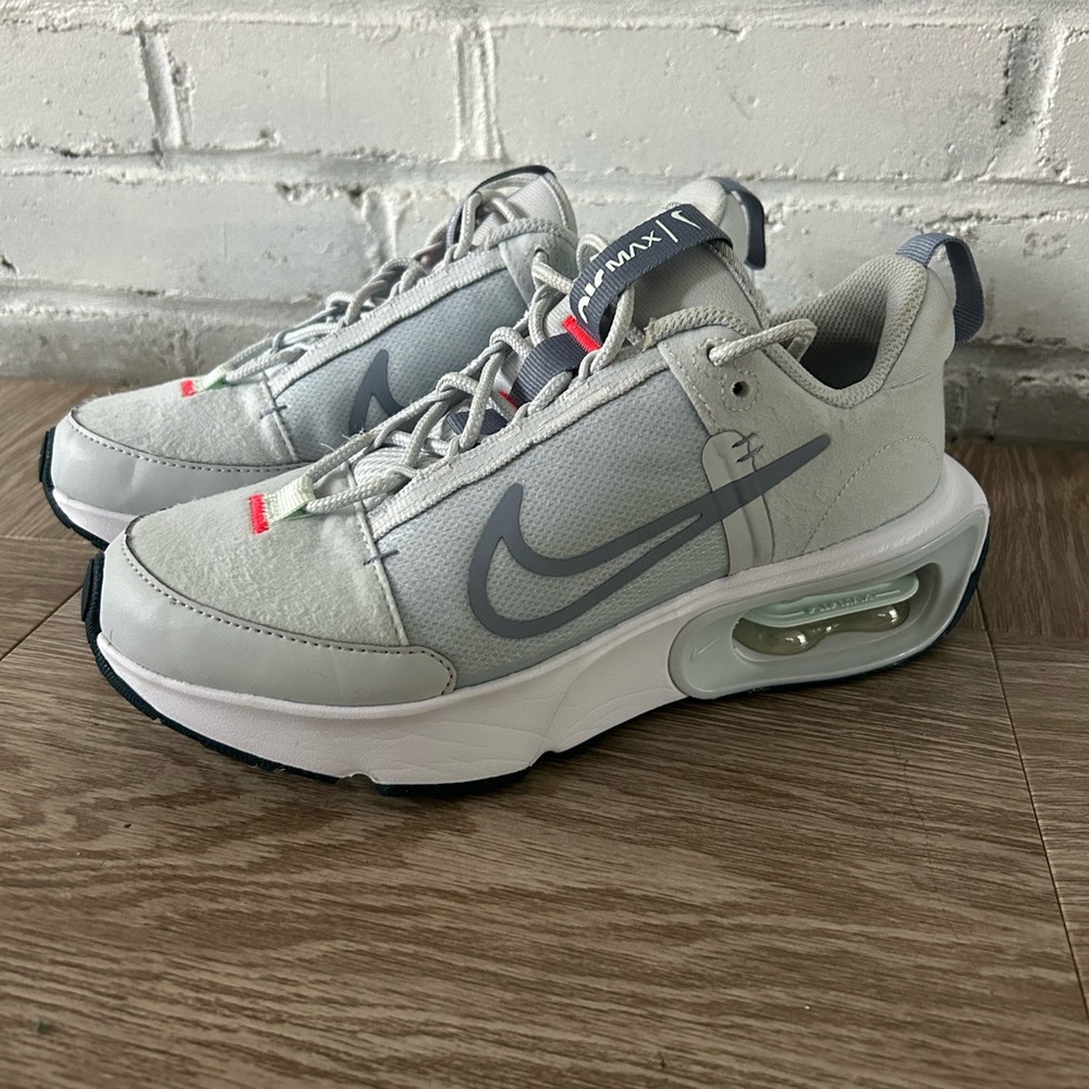 Nike Air Max. Women’s size 7
